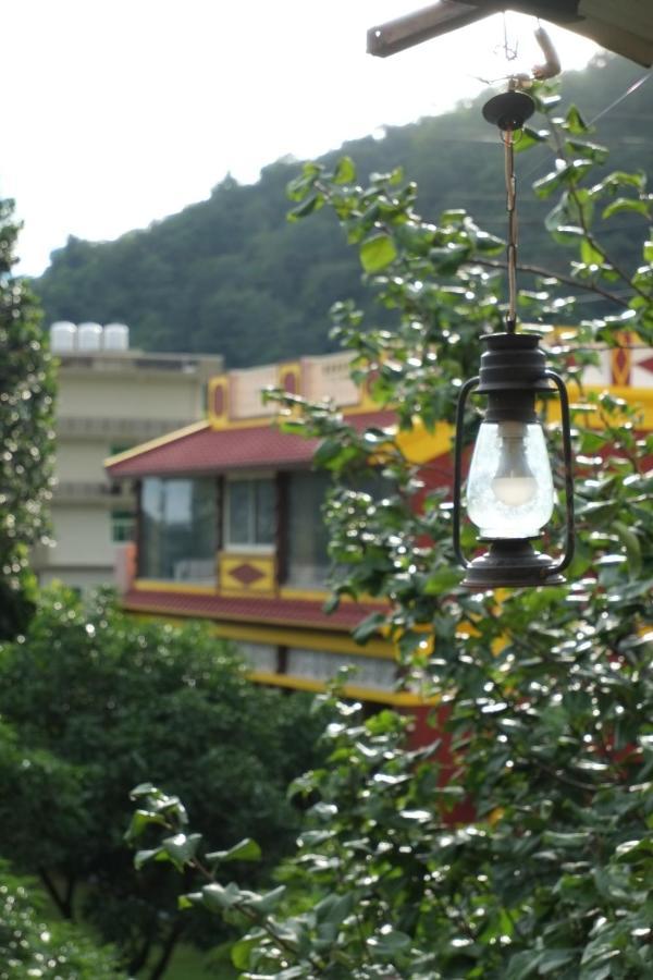 Mvt Guesthouse & Restaurant Rishīkesh Esterno foto