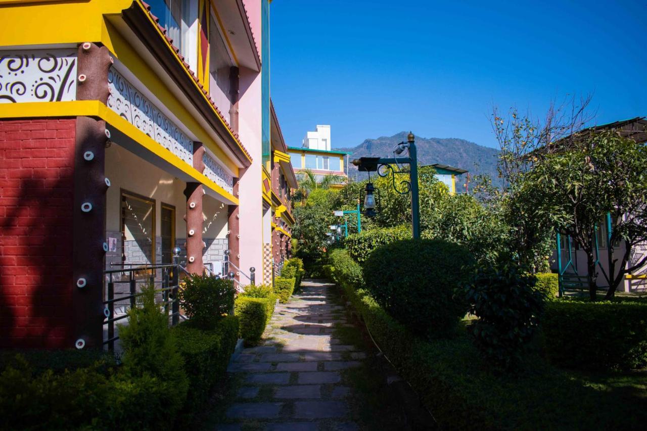 Mvt Guesthouse & Restaurant Rishīkesh Esterno foto