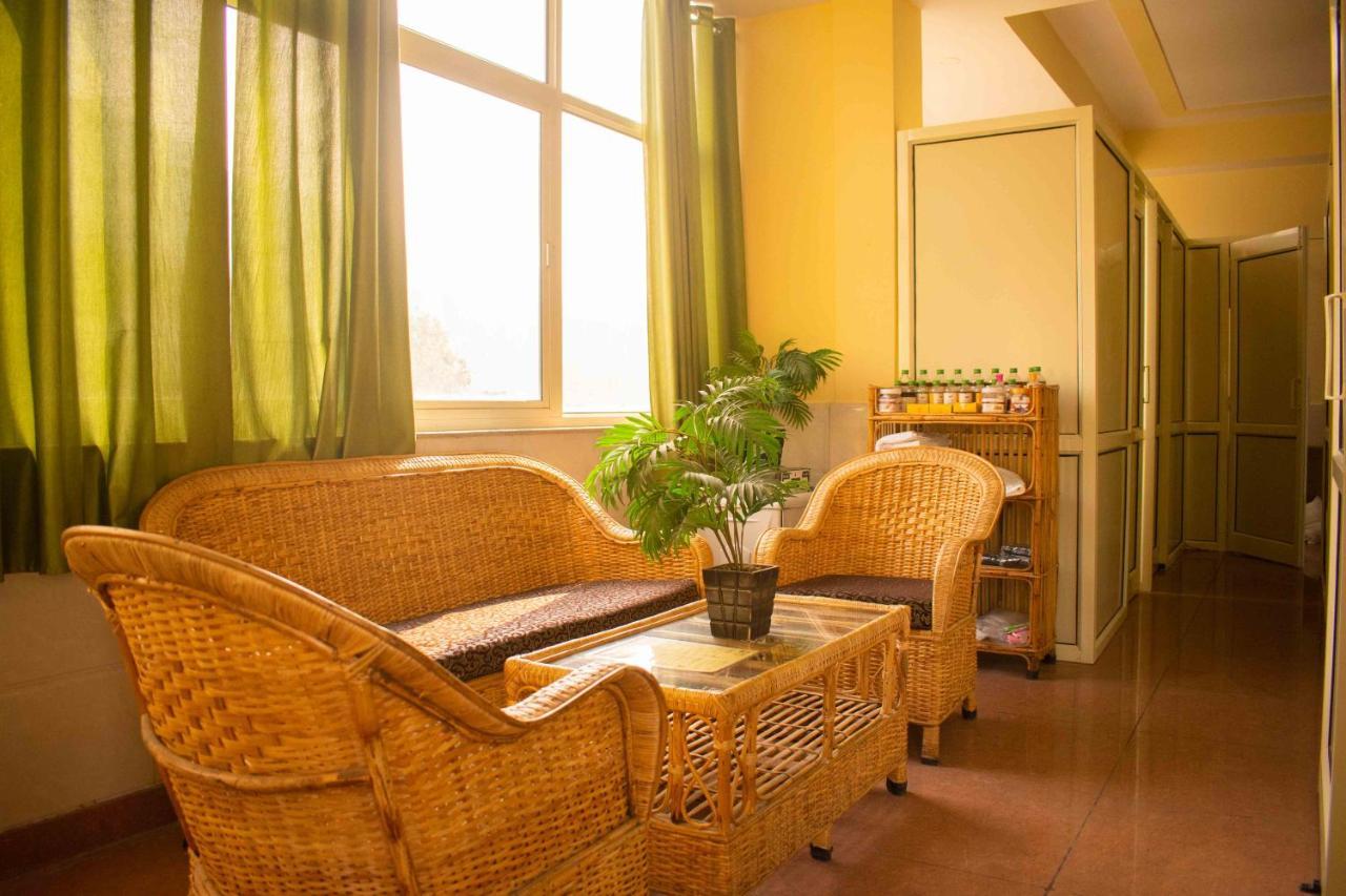 Mvt Guesthouse & Restaurant Rishīkesh Esterno foto