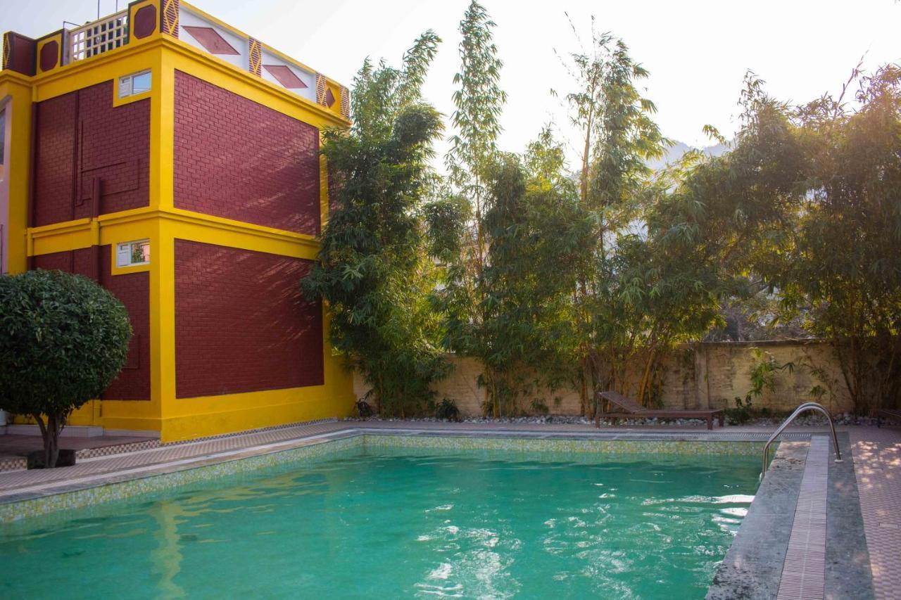 Mvt Guesthouse & Restaurant Rishīkesh Esterno foto