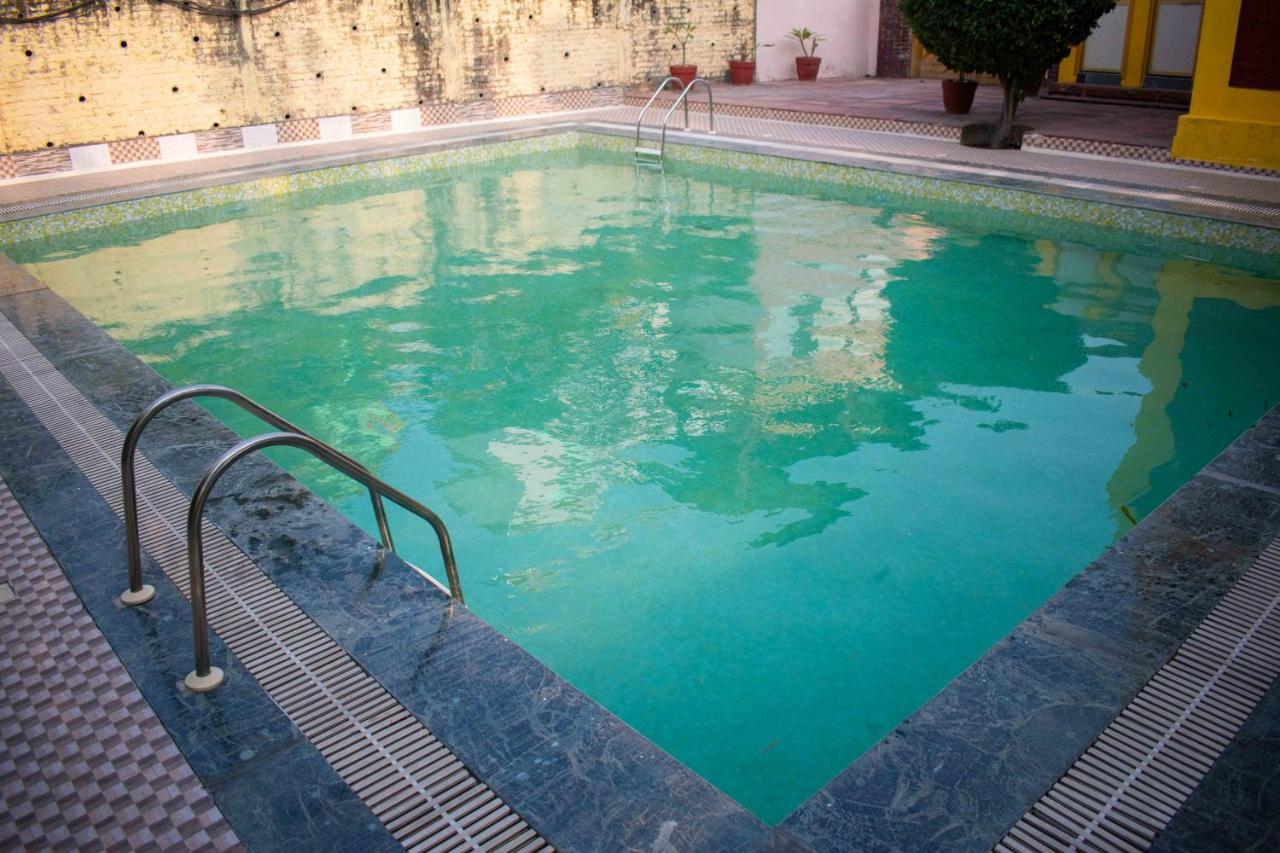 Mvt Guesthouse & Restaurant Rishīkesh Esterno foto