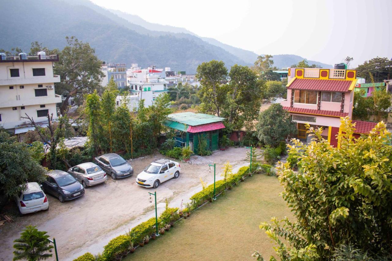 Mvt Guesthouse & Restaurant Rishīkesh Esterno foto