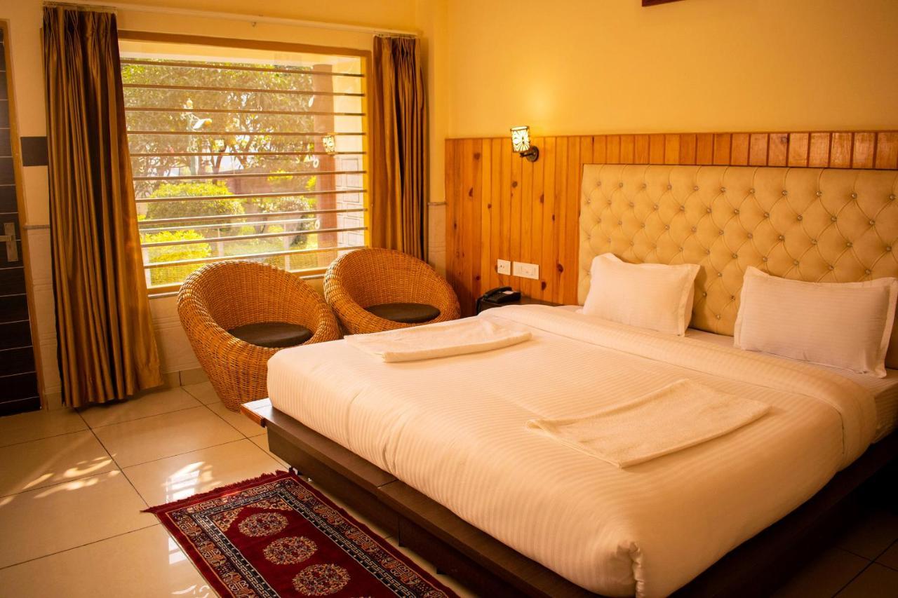 Mvt Guesthouse & Restaurant Rishīkesh Esterno foto