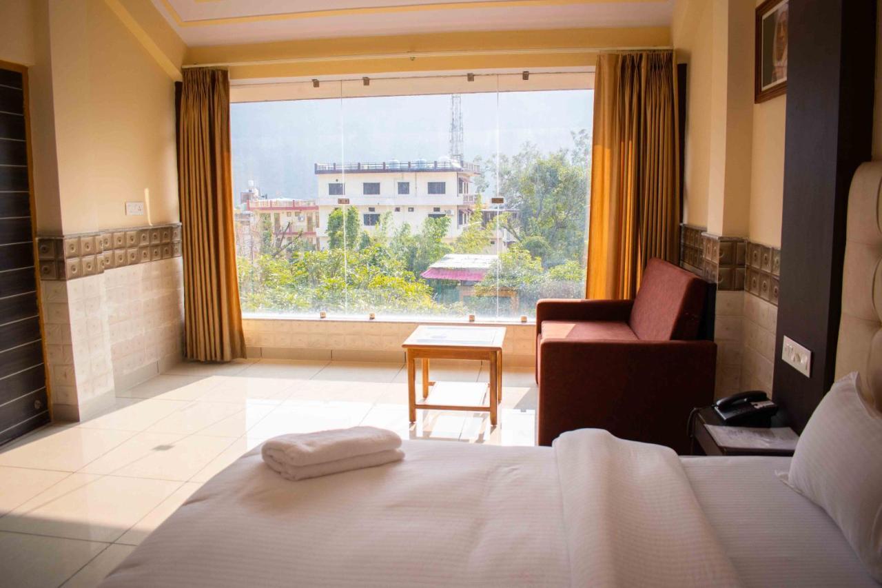 Mvt Guesthouse & Restaurant Rishīkesh Esterno foto