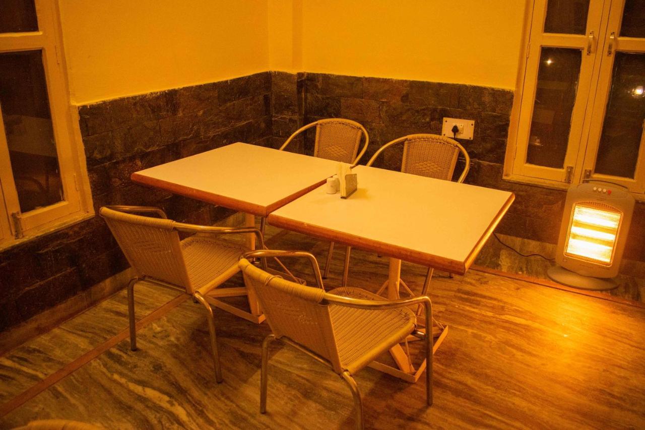 Mvt Guesthouse & Restaurant Rishīkesh Esterno foto